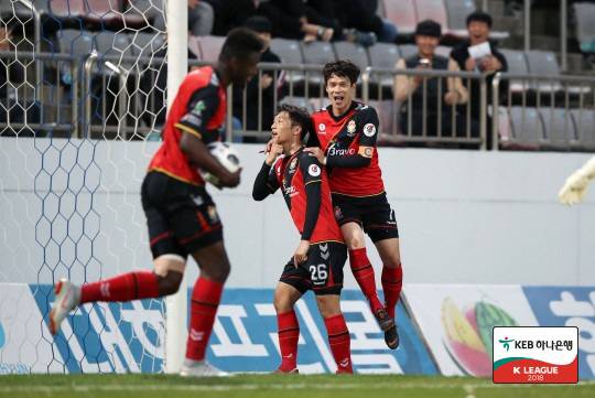 2018년 11월 10일 경남-포항전에서 골을 터뜨린 최영준 이후 무려 7년 만에 수원 삼성 유니폼을 입고 골맛을 봤다. 사진제공=프로축구연맹  .