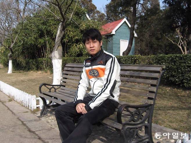 2008년 중국 청도에서 부모를 찾아 헤매던 시절의 차영철 씨.