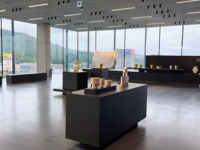 제네세스 제네시스 청주 5층에 마련된 조성호 작가의 ‘시간의 정원’ 전시 공간. 장우진 기자