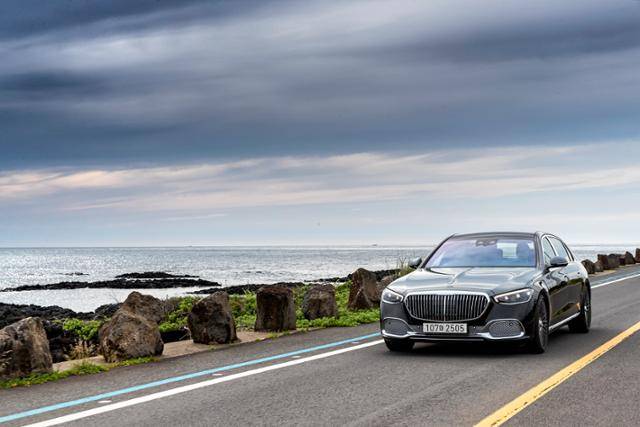 메르세데스-마이바흐 S 680은 V12 가솔린 엔진을 탑재했다. 메르세데스-벤츠 코리아 제공