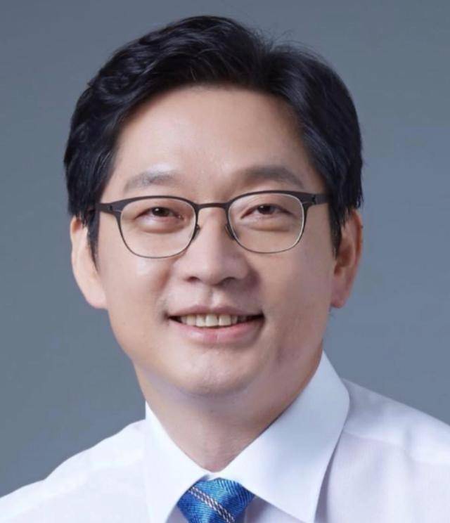 이재명 대통령이 29일 대통령 소속 지방시대위원장에 김경수 전 경남지사를 위촉했다. 대통령실 제공