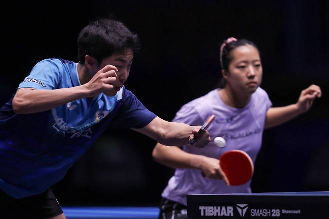 <yonhap photo-4462=""> (250623) -- LJUBLJANA, June 23, 2025 (Xinhua) -- Lim Jonghoon (L)/Shin Yubin of South Korea compete during the mixed doubles final match against Hugo Calderano/Bruna Takahashi of Brazil at the World Table Tennis (WTT) Star Contender Ljubljana 2025 in Ljubljana, Slovenia, June 22, 2025. (Photo by Zeljko Stevanic/Xinhua)/2025-06-23 11:51:30/ <저작권자 ⓒ 1980-2025 ㈜연합뉴스. 무단 전재 재배포 금지, AI 학습 및 활용 금지></yonhap>