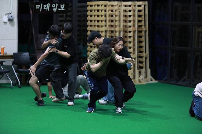 28일 경기도 하남 미래를사는교회 본당에서 오를 창작뮤지컬 '유틀란디아-999일의 항해' 연습 장면. 교회 제공