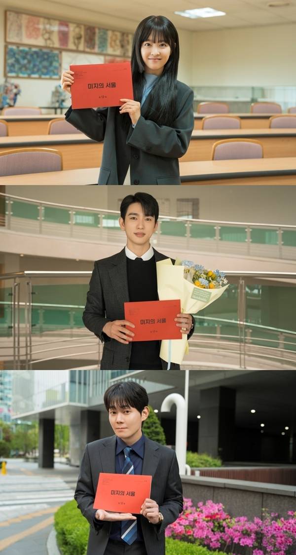 tvN 토일드라마 ‘미지의 서울’로 매 주말 모두의 힐링을 책임져 온 박보영(유미지, 유미래 역), 박진영(이호수 역), 류경수(한세진 역)가 오늘(29일) 최종회를 앞두고 종영 소감을 공개하며 훈훈함을 더했다.