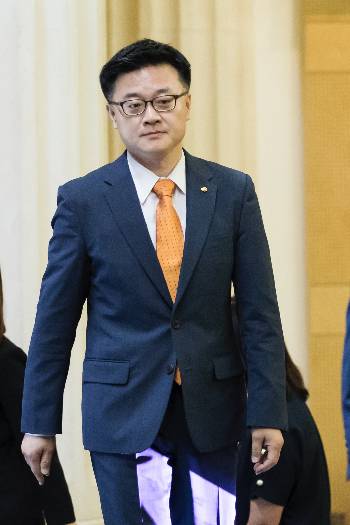 김정관 산업통상자원부 장관 후보자. 사진은 2016년 한국은행 자본시장부장 당시 모습. /사진제공=한국은행