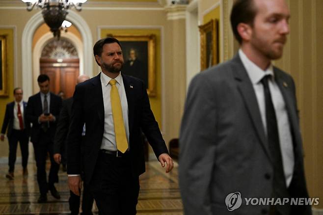 의회에서 대기하던 JD밴스 부통령 [로이터=연합뉴스 자료사진. 재판매 및 DB 금지]