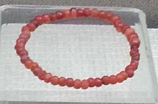 부여의 홍마노구슬.