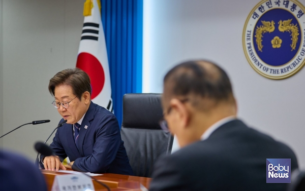 이재명 대통령이 지난 23일 용산 대통령실에서 제1차 수석보좌관회의를 주재하고 있다. ⓒ이재명 대통령 페이스북 갈무리