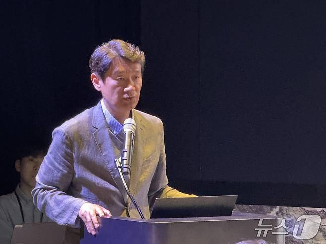 김덕원 소노인터내셔널 한국남부 총괄임원이 쏠비치남해 개관 기념 미디어데이에서 발언하고 있다. ⓒ 뉴스1 김형준 기자