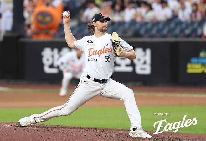 와이스가 10일 대전  한화생명 볼파크에서 열린 2025 KBO리그 두산전에서 역투하고 있다. 사진 | 한화 이글스