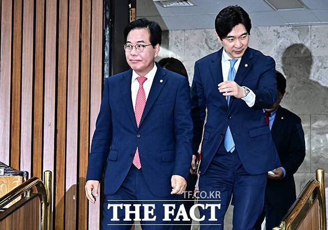 '김민석 국무총리 후보 국민청문회'에 참석하는 송언석 원내대표.