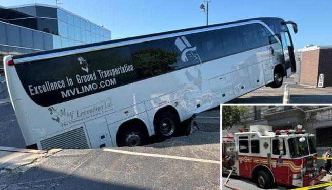 폭염 때문에 발생한 싱크홀에 가라앉은 버스. 엑스(X) 캡처