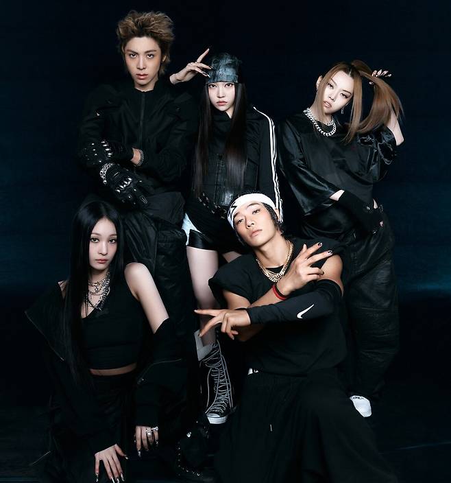 올데이 프로젝트 /더블랙