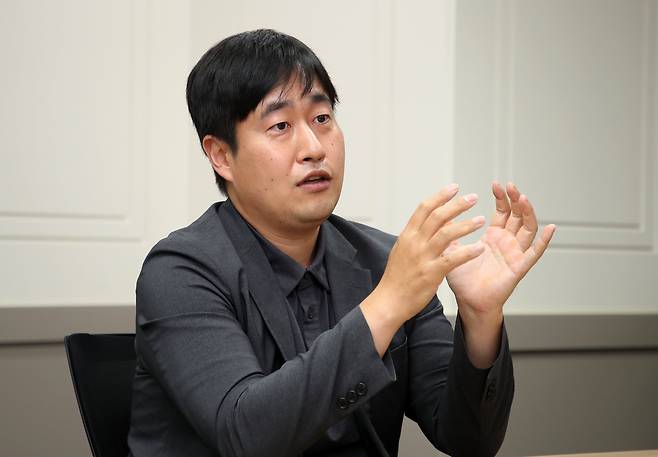 이건규 르네상스자산운용 대표는 “미국에는 혁신적인 기업이 많아 투자할 만하지만, 한국인 입장에선 국내 문화와 트렌드, 소비 심리를 잘 파악할 수 있다는 점에서 국내 증시 투자만의 강점이 분명히 있다”고 말했다./조선DB