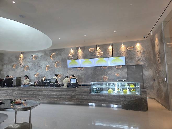 쏠비치 남해 메리디오네 베이커리&카페. /최효정 기자