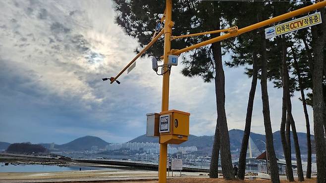 전남 여수시가 '2026 여수세계섬박람회' 개최를 앞두고 주요 관광지와 공원 등 다중이용시설 542곳에 공공와이파이<사진>를 추가 설치해 총 2081곳을 운영한다. 여수시 제공