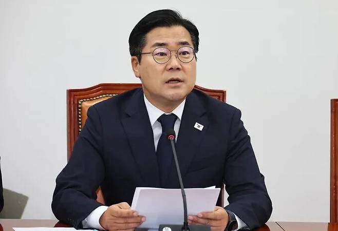 박찬대 더불어민주당 당대표 직무대행 겸 원내대표가 지난 12일 오전 국회에서 고별 기자간담회를 하고 있다. 윤운식 선임기자 yws@hani.co.kr