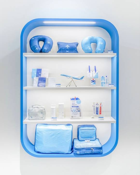 대한항공 굿즈 [사진=대한항공 인스타그램]