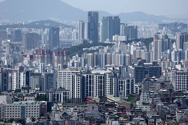 서울 남산에서 바라본 도심 아파트 모습. 사진=연합뉴스