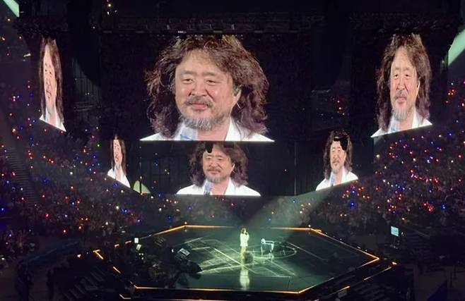 '더파워풀' 공연에서 김어준씨 모습. /출처=온라인 커뮤니티, 유튜브