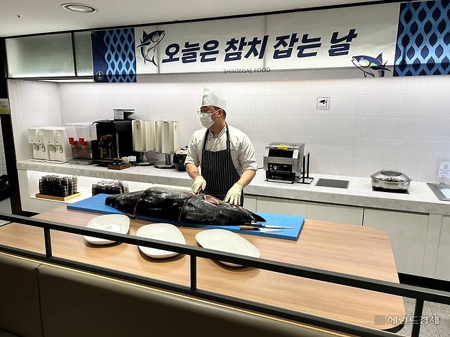 서울 강남구 ‘개포래미안포레스트’ 아파트 단지 식당에서 월 1회 제공하는 특식 서비스. [독자 제공]