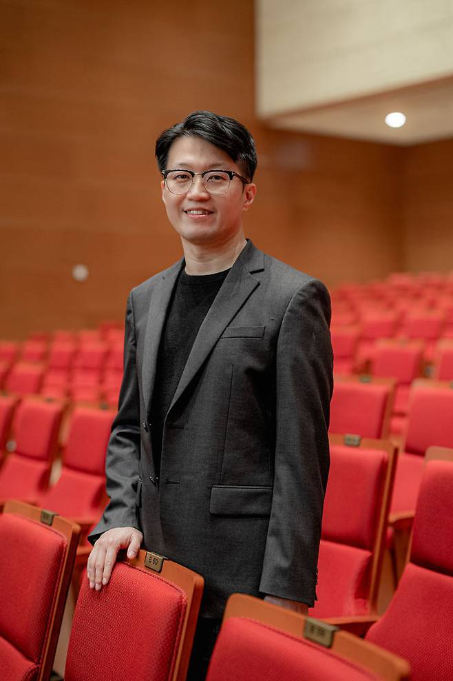 [대구=뉴시스] 이성욱 달서아트센터 관장. (사진=달서아트센터 제공) 2025.06.30. photo@newsis.com  *재판매 및 DB 금지