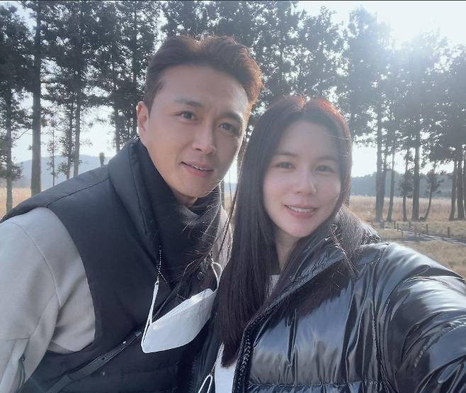 배우 진태현(왼쪽)·박시은 부부. 진태현 SNS 캡처