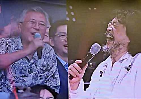 2년 연속 깜짝 등장한 文 - 문재인(왼쪽) 전 대통령이 방송인 김어준씨가 기획하고 탁현민 전 청와대 의전비서관이 연출해 지난 27~29일 인천 영종도 인스파이어 복합리조트 아레나에서 열린 토크콘서트 ‘더파워풀’에 참석해 김씨와 대화하고 있다. 유튜브 캡처