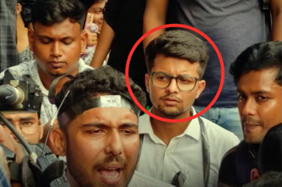 인도 동부 서벵골주 콜카다에서 지난 25일(현지시간) 남(南)캘커타로스쿨에 다니는 여학생이 남학생들로부터 집단성폭행을 당하는 사건이 발생해 지역 사회의 공분을 불러일으키고 있다. 사진은 핵심 용의자인 마노짓 미슈라. 타임스오브인디아 보도화면 캡처