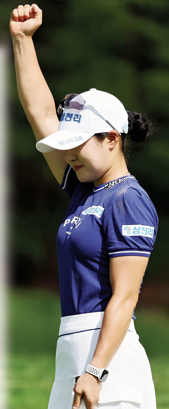 고지우가 29일 강원도 평창군 버치힐CC에서 열린 KLPGA 투어 맥콜 모나 용평오픈 최종라운드에서 우승을 확정하고 세리머니 하고 있다. KLPGA 제공