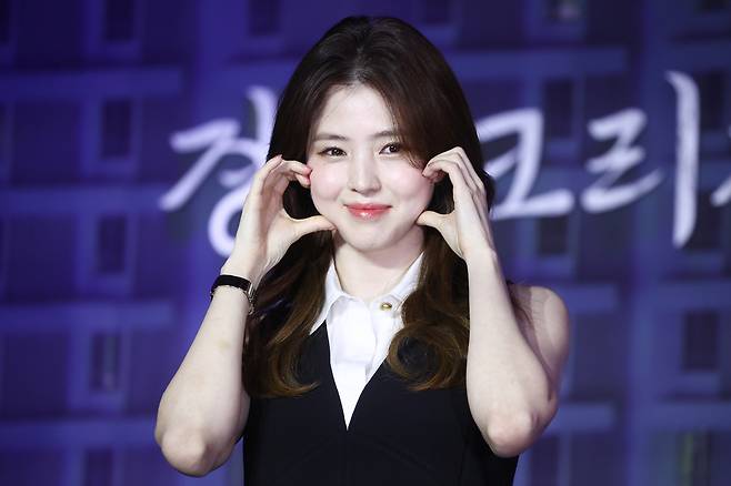 연기전공 학생들에게 노트북을 선물한 배우 한소희. 경향신문 자료사진