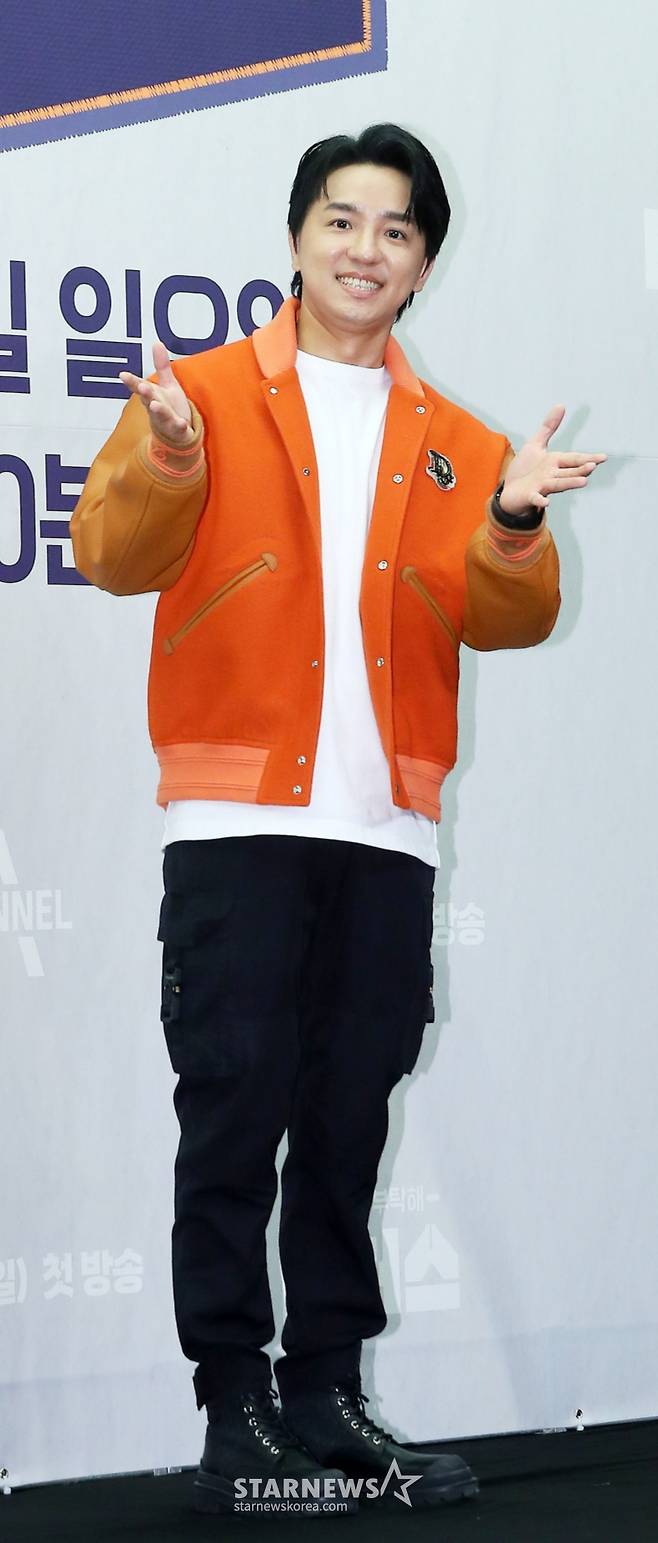 조정식 영어 강사가 2일 오전 서울 마포구 상암동 스탠포드 서울에서 진행된 채널A 예능 '성적을 부탁해 : 티처스' 제작발표회에 참석해 포즈를 취하고 있다.  '성적을 부탁해 : 티처스'는 공부와 성적이 고민인 중o고등학생에게 대한민국 최고의 강사진이 직접 코칭해 성적을 올려주는 에듀 솔루션 버라이어티 프로그램이다. 오는 5일 첫 방송. 2023.11.02 /사진=김창현