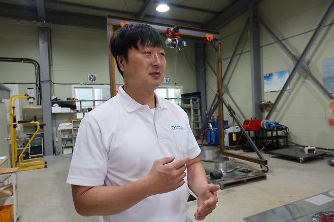 제품 설명하는 칸엔지니어링 김상림 대표 [촬영 장지현]