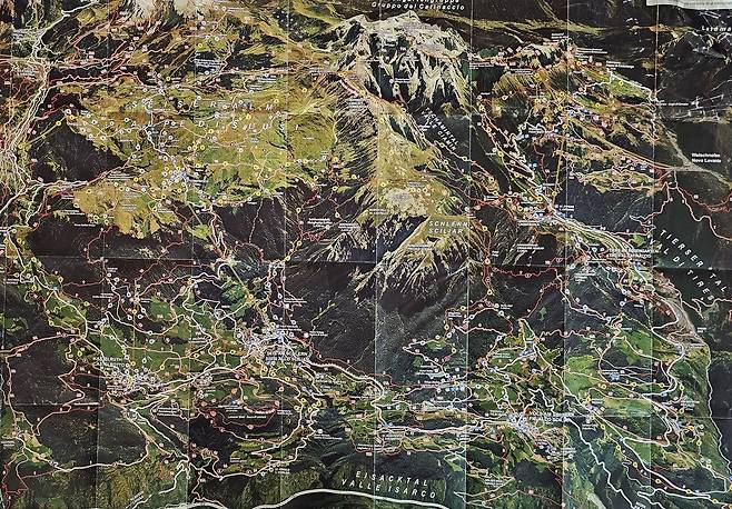 그물망처럼 연결된 남티롤 케이블카 [촬영 이재현]