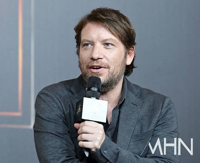 가렛 에드워즈 감독