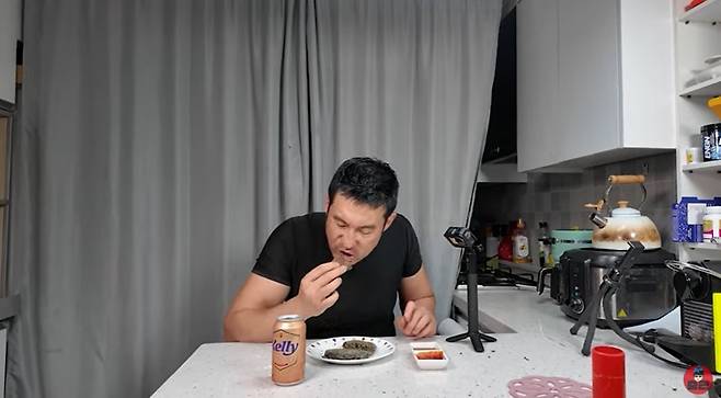 (유튜브 채널 '이충근' 갈무리)