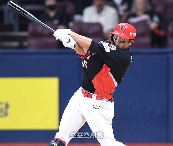 KIA 오선우가 25일 고척스카이돔에서 열린 2025 KBO리그 키움과 경기에서 타격하고 있다. 고척 | 최승섭기자 thunder@sportsseoul.com