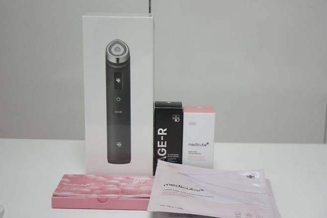 에이피알 에이지알 부스터 프로 뷰티 디바이스를 지난달 23일부터 29일까지 직접 사용해봤다. ⓒ데일리안 남가희 기자