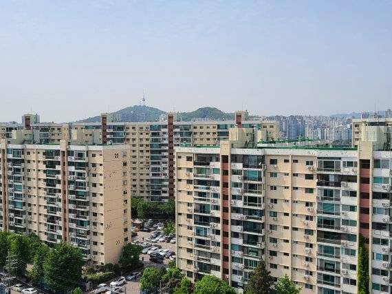 서울 강남구 압구정 현대 1,2차 아파트 전경. 파이낸셜뉴스DB