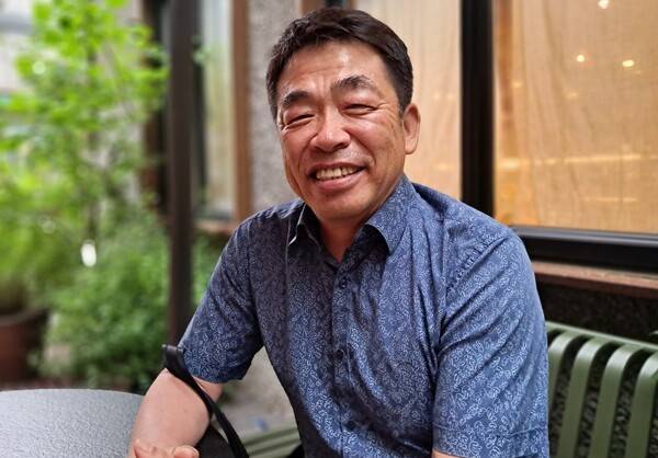 30일 서울 중구의 한 카페에서 한겨레와 만난 신홍주 조사관. 고경태 기자