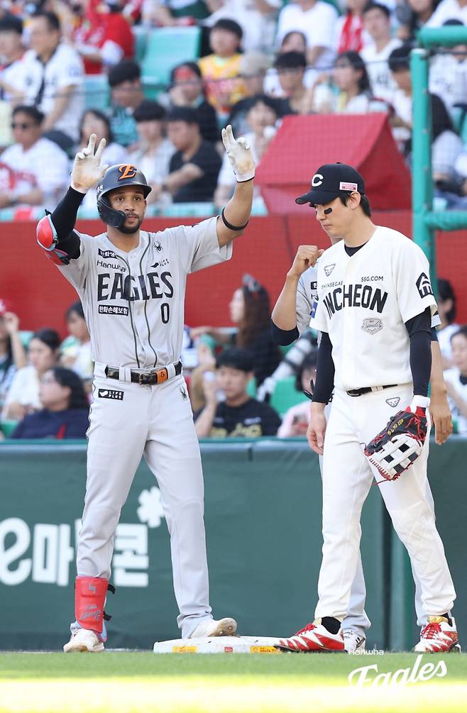 29일 인천 SSG전에서 안타를 기록한 루이스 리베라토. 한화 제공