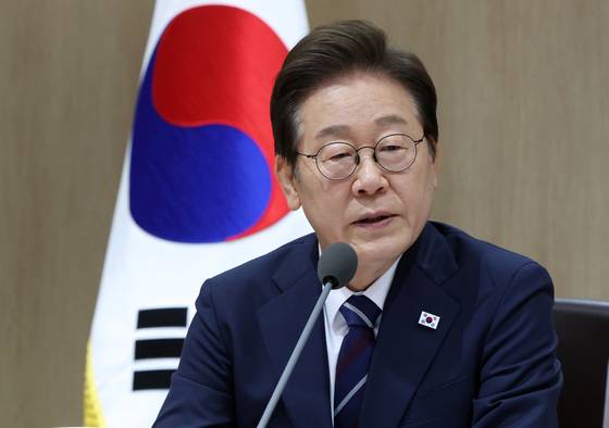 이재명 대통령이 1일 서울 용산 대통령실 청사에서 열린 국무회의를 주재하며 발언하고 있다. 대통령실사진기자단