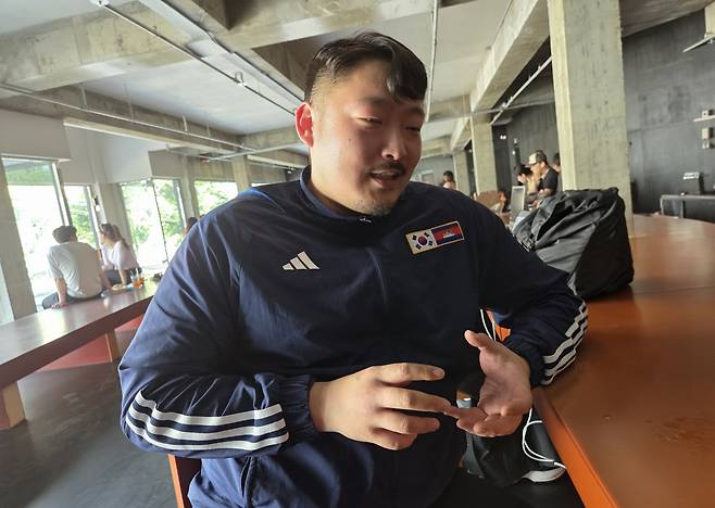 이승찬 선교사가 지난 29일 서울 서대문구 한 카페에서 국민일보와 인터뷰 하고 있다.