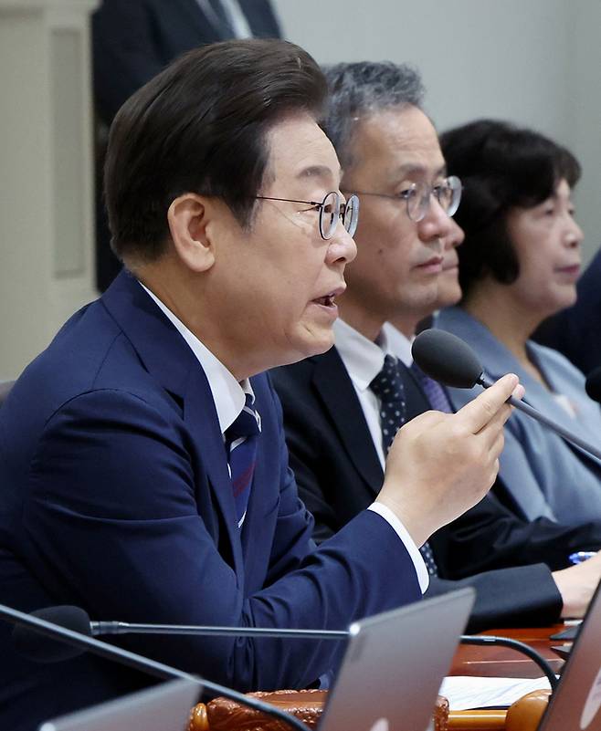 이재명 대통령이 1일 서울 용산 대통령실 청사에서 열린 국무회의를 주재하며 발언하고 있다./2025.7.1. 대통령실사진기자단  김호영기자