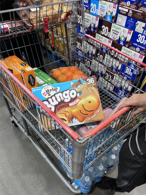 미국 창고형 마트에 입점한 ‘참붕어빵’. [사진 = 오리온]