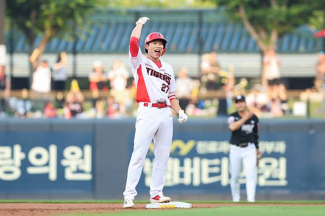 2루서 포효하는 김호령. KIA 타이거즈 제공