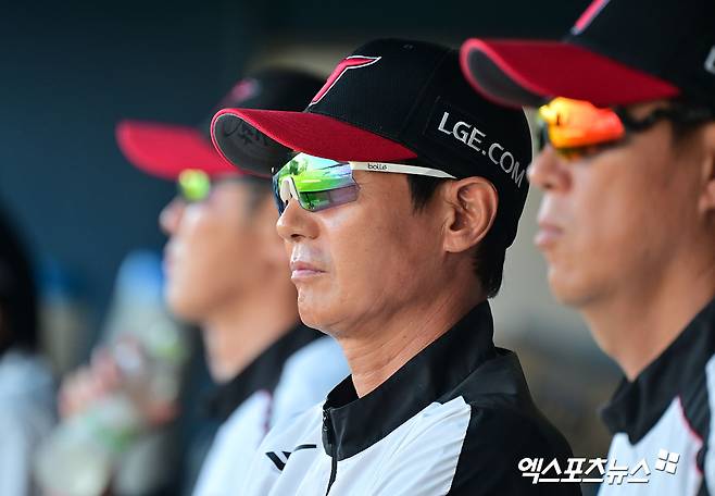 염경엽 감독이 이끄는 LG 트윈스가 1일 부산 사직야구장에서 열린 2025 신한 SOL Bank KBO리그 롯데 자이언츠와의 팀 간 6차전에서 2연패 탈출을 노렸다. 사진 엑스포츠뉴스 DB