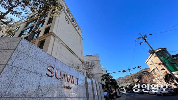 과천시 중앙동에 소재한 ‘과천푸르지오써밋’. /경인일보DB