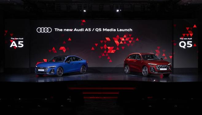 신형 A5 (좌)와 Q5 (우). 사진=아우디코리아