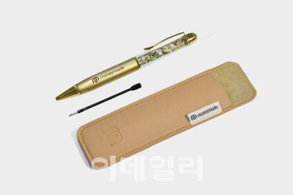 돈볼펜 황금 에디션. (사진=한국조폐공사 제공)